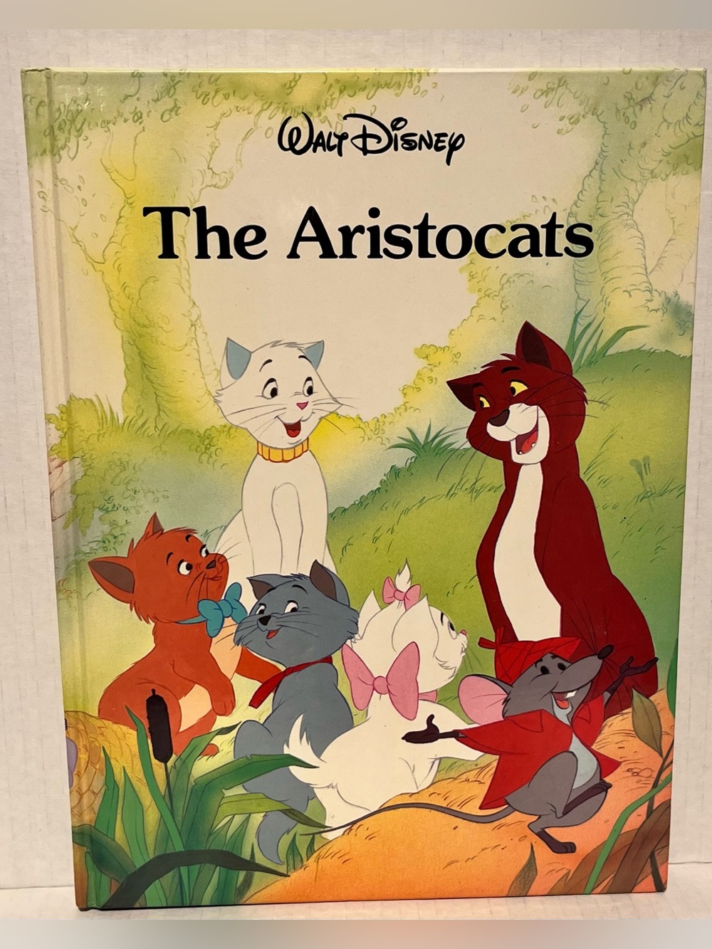 Vintage Hardcover edition of Walt Disney's the Aristocats, Disney Classic Series